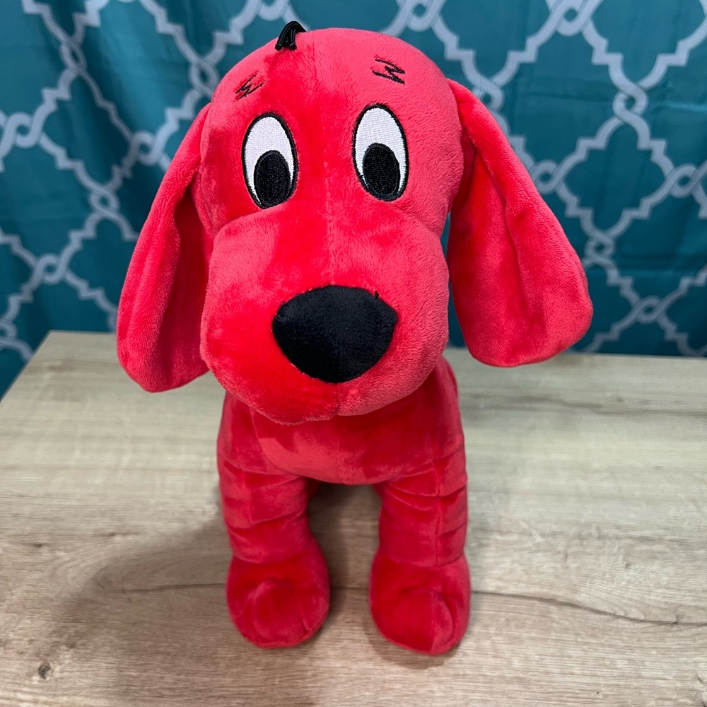 Clifford The Big Red Dog Plush - Picture 7 of 10
